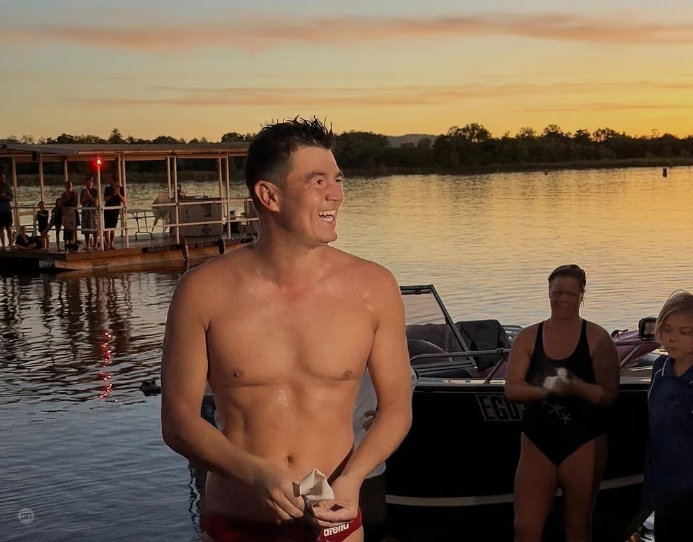 Британец проплыл 55 км по реке с крокодилами и побил рекорд — прикол на Prikola.net